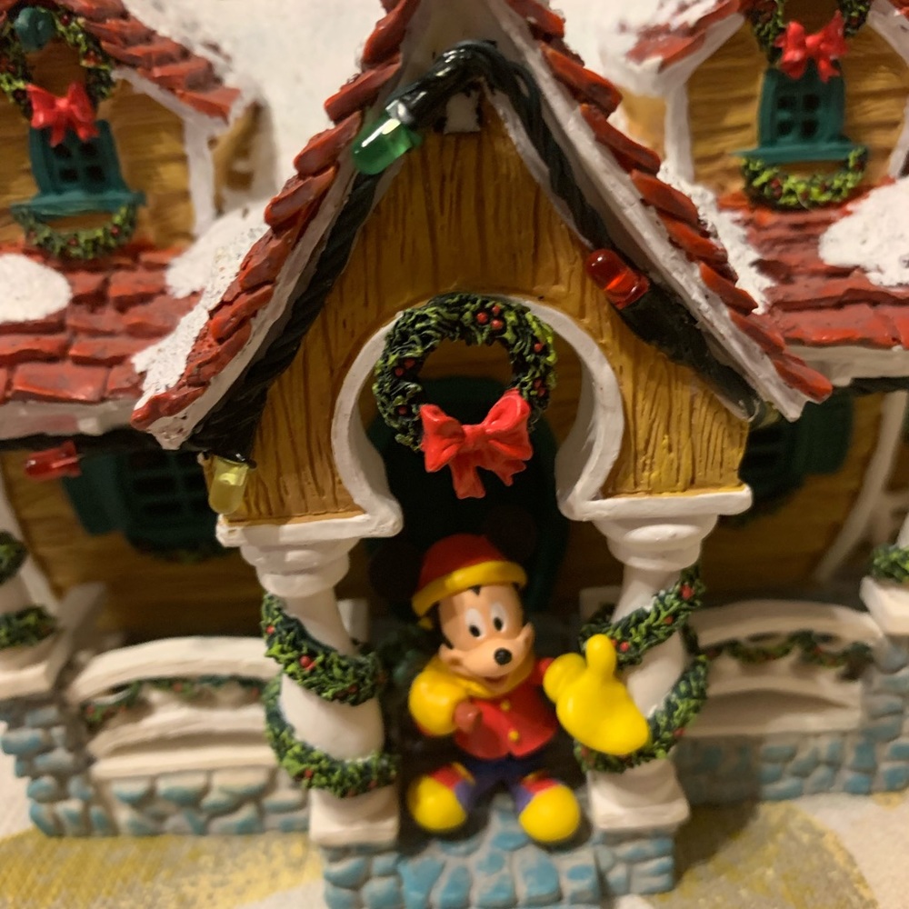 Disney’s Toontown vintage light up Christmasl